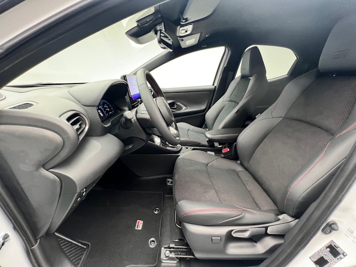 Vehicle image TOYOTA YARIS