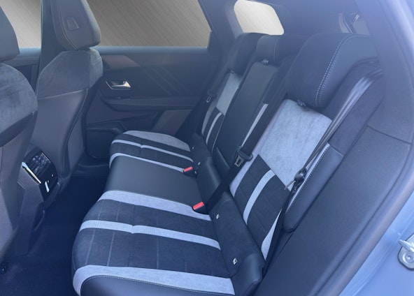 Vehicle image 12 Vehicle image 12