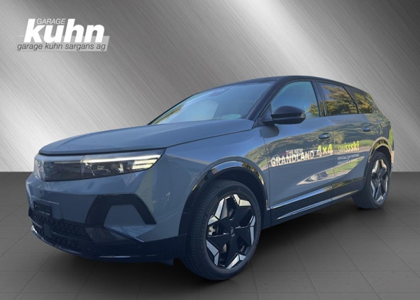 First vehicle image First vehicle image