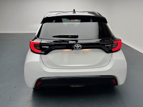 Vehicle image TOYOTA Yaris 1.5 VVT-i HSD Premium