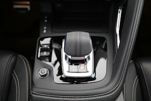 Vehicle image JAGUAR E-Pace 1.5 T 300e R-Dynamic SE AWD
