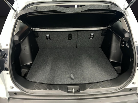 Vehicle image 13 Vehicle image 13