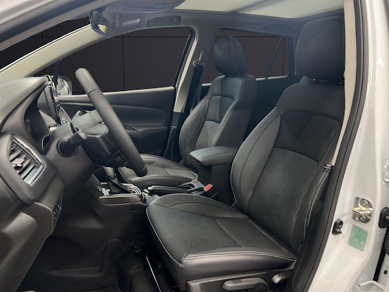 Vehicle image 8 Vehicle image 8