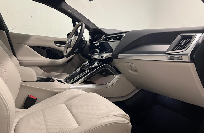 Vehicle image 9 Vehicle image 9