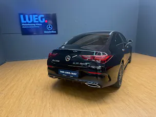 Mercedes-Benz CLA 250 4M - DISTRONIC / 360 Grad Kamera / Head-Up Display
