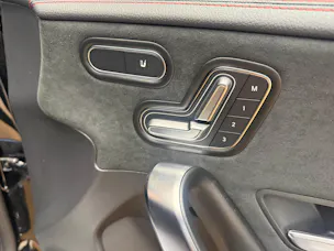 Mercedes-Benz CLA 250 4M - DISTRONIC / 360 Grad Kamera / Head-Up Display