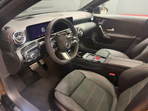 Mercedes-Benz CLA 250 4M - DISTRONIC / 360 Grad Kamera / Head-Up Display