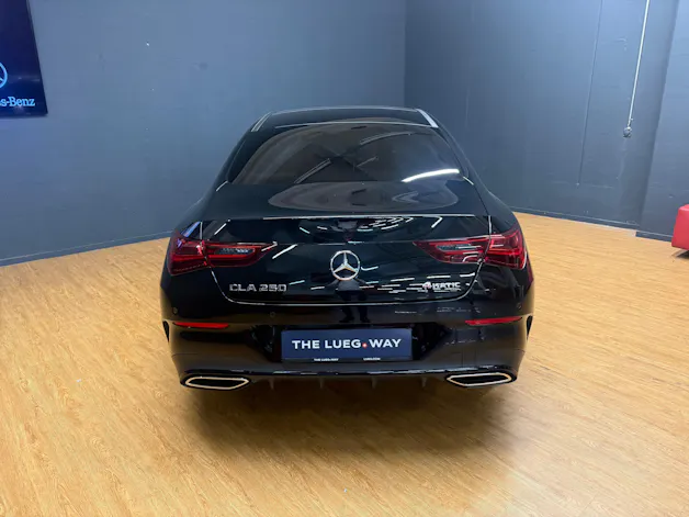 Mercedes-Benz CLA 250 4M - DISTRONIC / 360 Grad Kamera / Head-Up Display