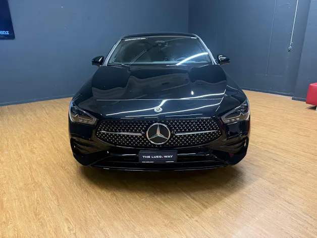 Mercedes-Benz CLA 250 4M - DISTRONIC / 360 Grad Kamera / Head-Up Display