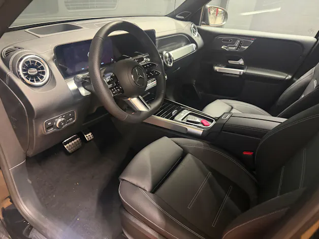 Mercedes-Benz GLB 220 d 4M - AMG / DISTRONIC / 360 Grad Kamera / Head-Up Display