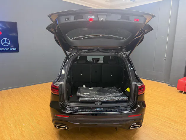 Mercedes-Benz GLB 220 d 4M - AMG / DISTRONIC / 360 Grad Kamera / Head-Up Display