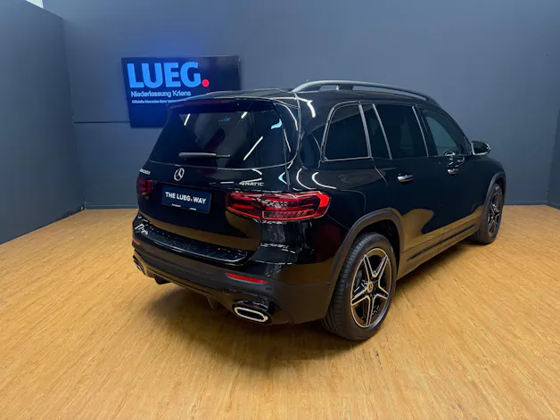 Mercedes-Benz GLB 220 d 4M - AMG / DISTRONIC / 360 Grad Kamera / Head-Up Display