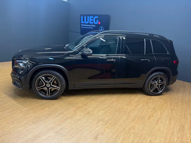 Mercedes-Benz GLB 220 d 4M - AMG / DISTRONIC / 360 Grad Kamera / Head-Up Display