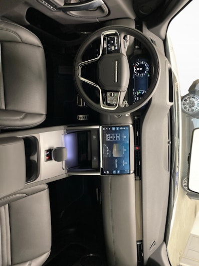 Vehicle image LAND ROVER DISCOVERY SPORT