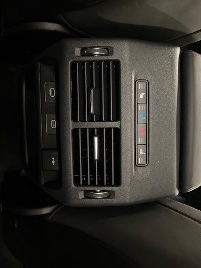 Vehicle image LAND ROVER DISCOVERY SPORT