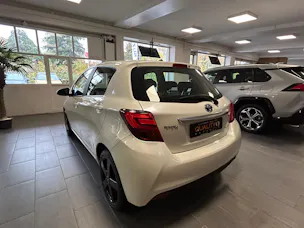 Toyota Yaris 1.5 VVT-i HSD Luna