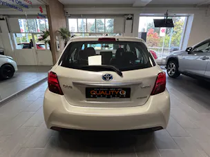 Toyota Yaris 1.5 VVT-i HSD Luna