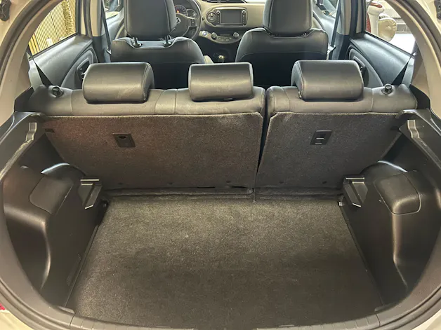 Toyota Yaris 1.5 VVT-i HSD Luna