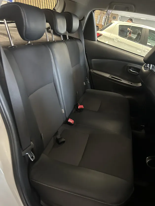 Toyota Yaris 1.5 VVT-i HSD Luna