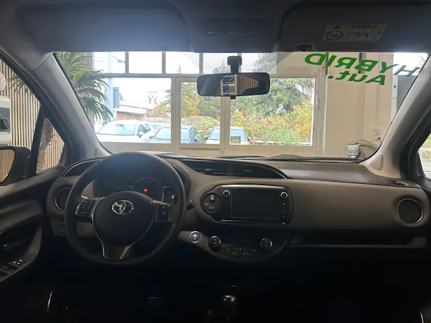 Toyota Yaris 1.5 VVT-i HSD Luna
