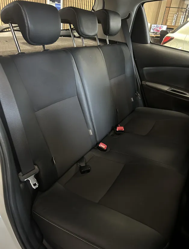 Toyota Yaris 1.5 VVT-i HSD Luna
