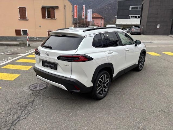 Vehicle image 4 Vehicle image 4