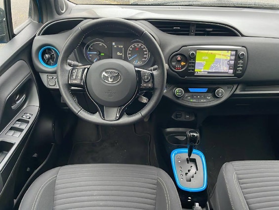 Vehicle image 8 Vehicle image 8