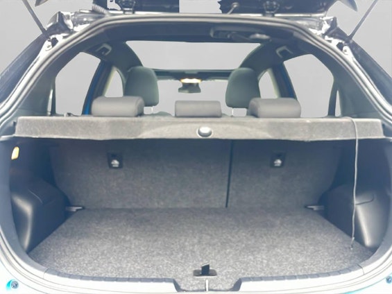 Vehicle image 10 Vehicle image 10