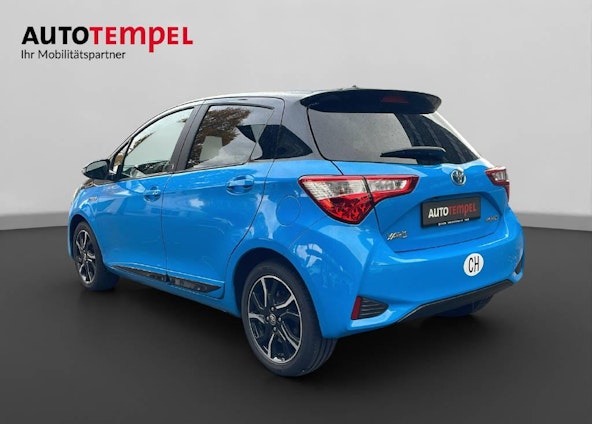 Vehicle image 4 Vehicle image 4