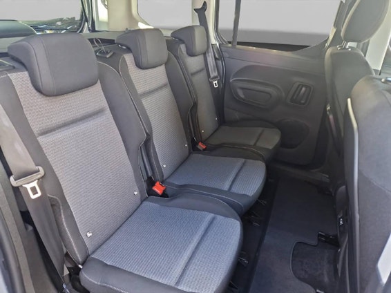 Vehicle image 10 Vehicle image 10