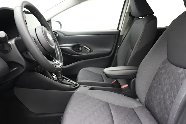 Toyota Yaris 1.5 VVT-i HSD Trend
