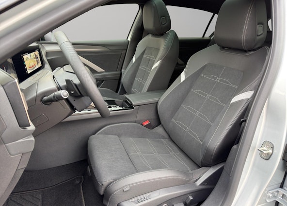 Vehicle image 6 Vehicle image 6