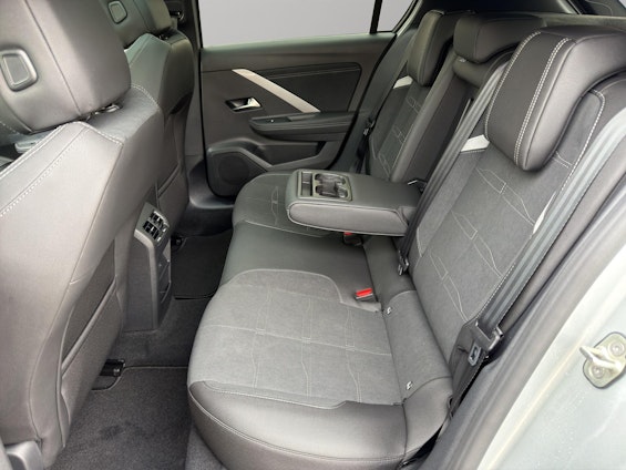 Vehicle image 7 Vehicle image 7