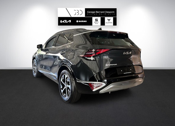 Vehicle image 4 Vehicle image 4