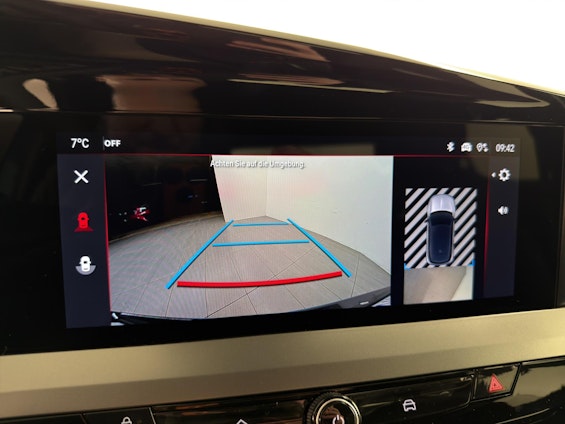 Vehicle image 9 Vehicle image 9