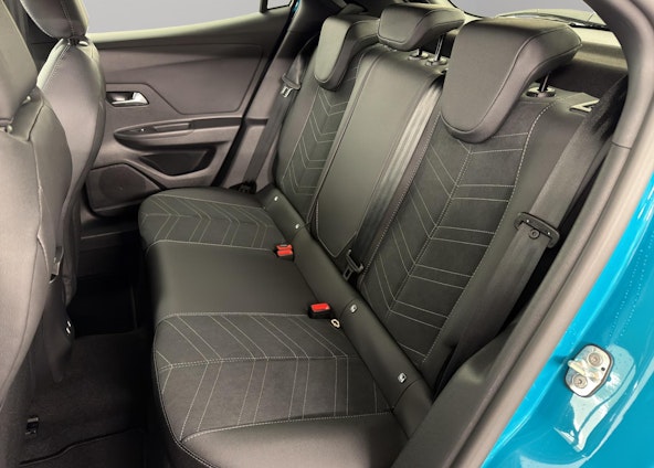 Vehicle image 6 Vehicle image 6