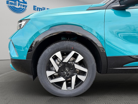 Vehicle image 3 Vehicle image 3