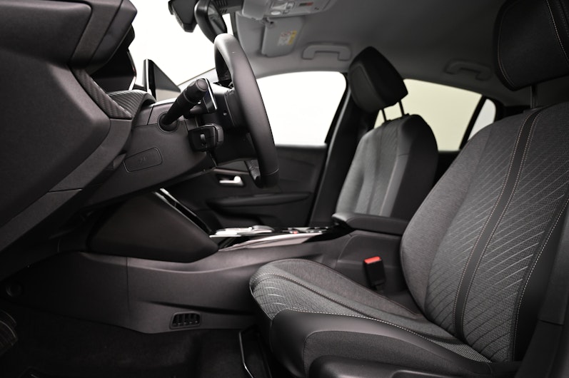 Vehicle image PEUGEOT 208