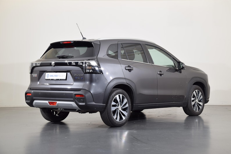 Vehicle image SUZUKI S-CROSS