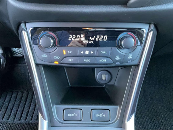 Vehicle image 14 Vehicle image 14