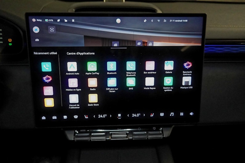 Vehicle image ZEEKR X