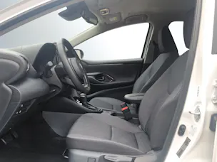 Toyota Yaris 1.5 VVT-i HSD Trend