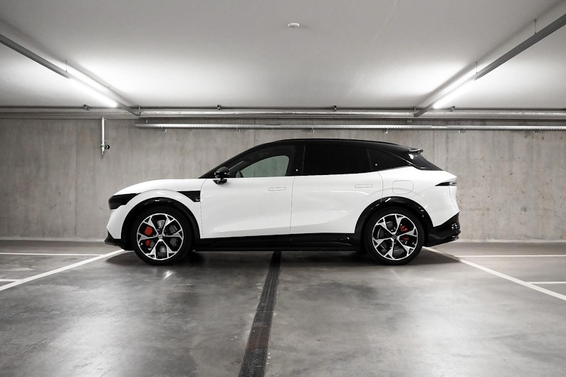 Vehicle image ZEEKR X