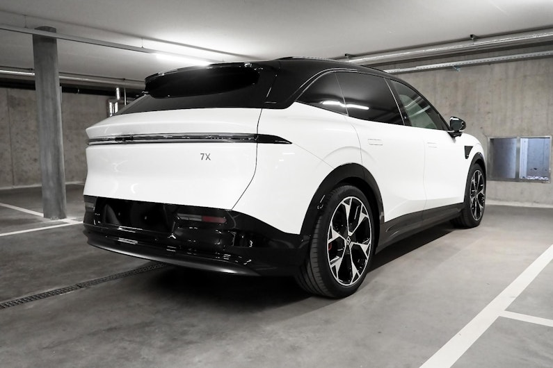 Vehicle image ZEEKR X