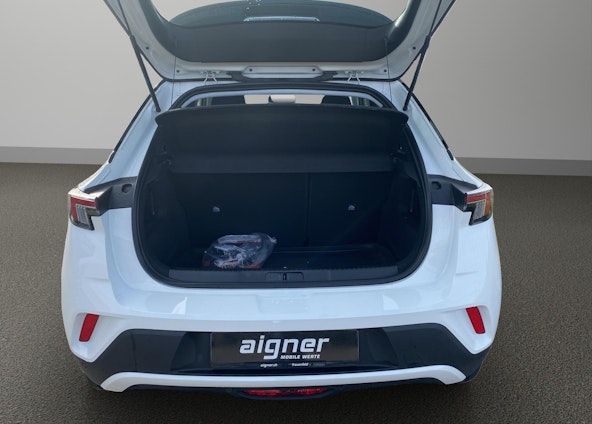 Vehicle image 8 Vehicle image 8