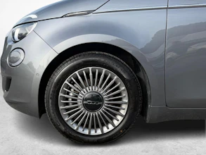 https://vehicle.imgix.net/4062469/fcc7dbdc-b016-4c41-8b7b-681764e0ae85.jpg