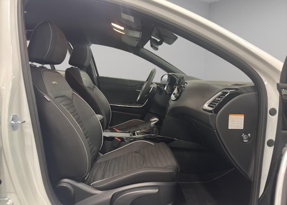 Vehicle image 6 Vehicle image 6