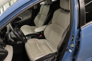 Vehicle image TOYOTA Yaris 1.5 VVT-i HSD Premium