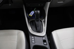 Vehicle image TOYOTA Yaris 1.5 VVT-i HSD Premium