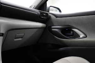 Vehicle image TOYOTA Yaris 1.5 VVT-i HSD Premium